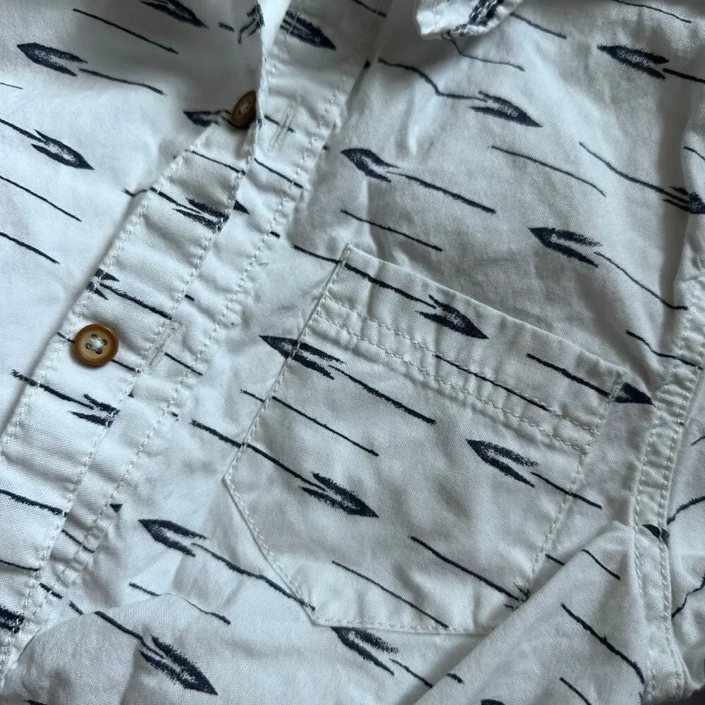 Tucker Tate Boys White Arrow Print Short Sleeve Shirt - S